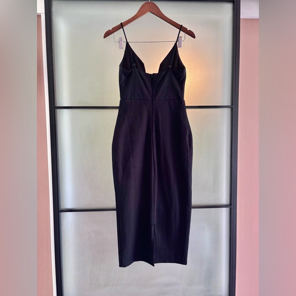 Lulu’s Black deep V dress size Small - Picture 1 of 8